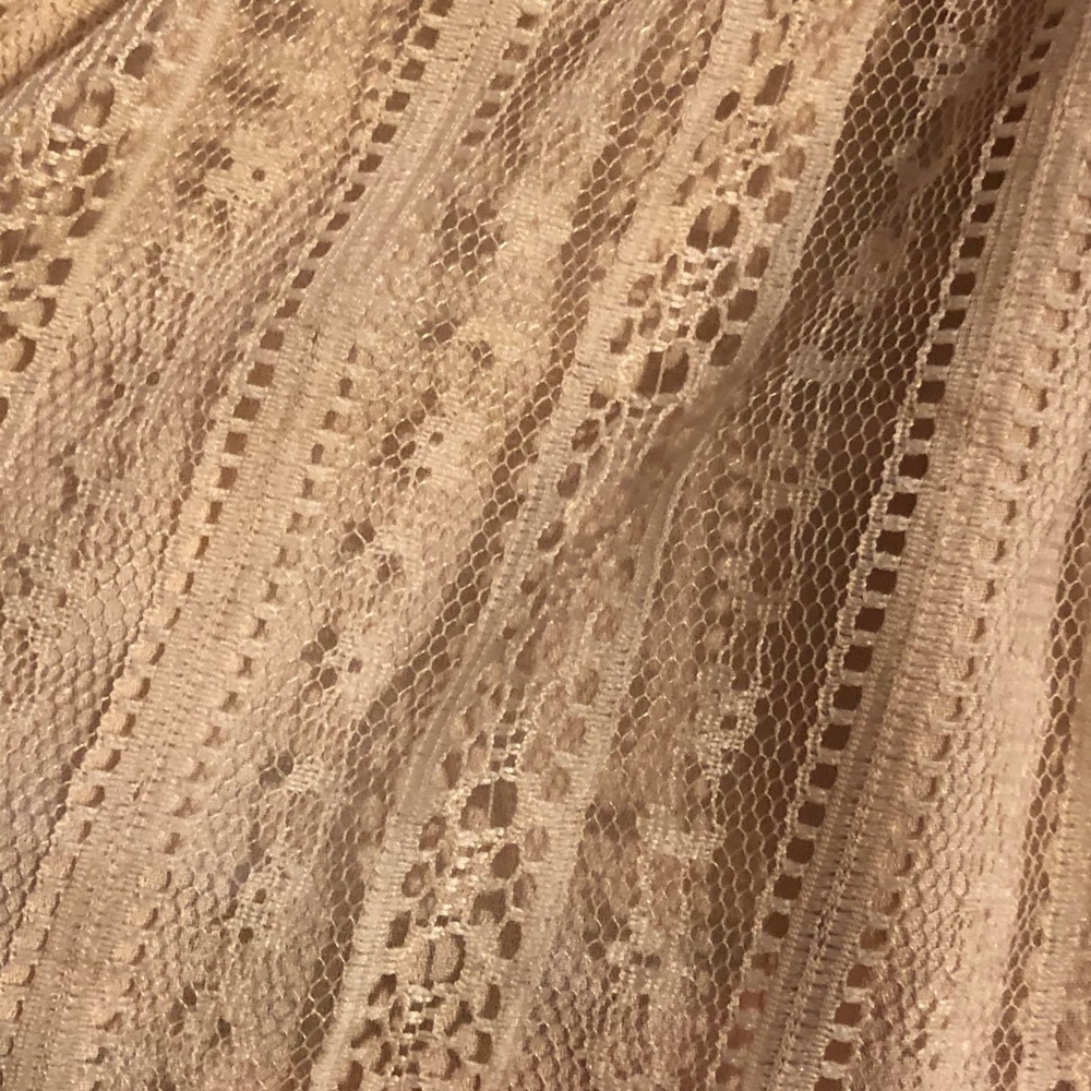 Foxiedox Small Ophelia Two-Toned Crochet Lace Blouse - Picture 5 of 10